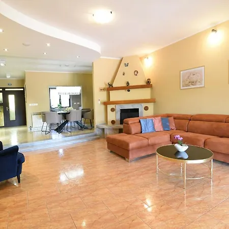 Holiday Margherita * Pula