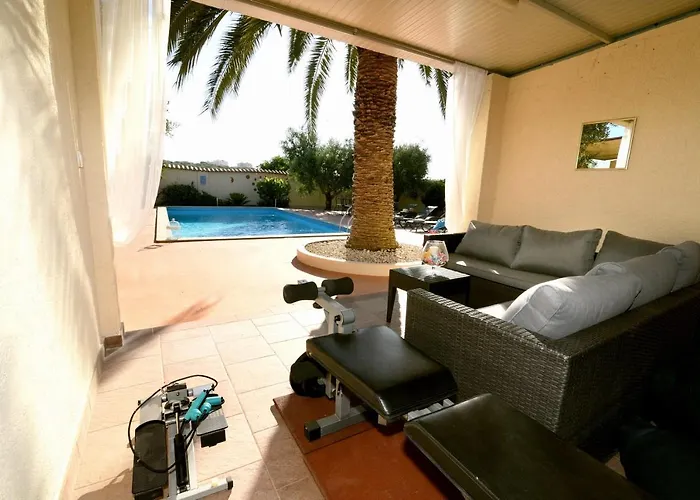 Holiday Margherita Пула